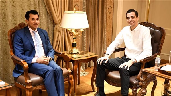 وزير الرياضة يستقبل علي فرج بعد اعتزاله ويعلن عن استغلال خبراته في تطوير لعبة الإسكواش