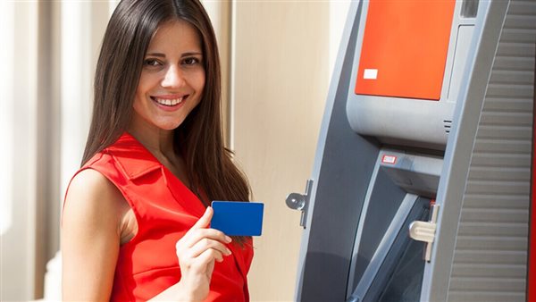 احذر قبل استخدام ماكينة الصراف: رسوم جديدة للاستعلام عن الرصيد من ماكينات ATM بعد خفض الفائدة بقرار البنك المركزي
كم ستدفع مقابل الاستعلام؟