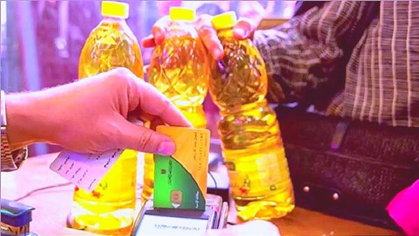 سعر السكر بعد قرار الحكومة الأخير .. التموين يعلن تراجع 30 سلعة مع أسعار السلع التموينية لشهر مايو 2025