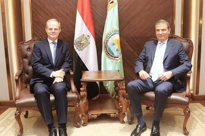 وزير الزراعة يتناول مع السفير البريطاني سبل التعاون في البحث العلمي وتعزيز الأمن الغذائي المستدام