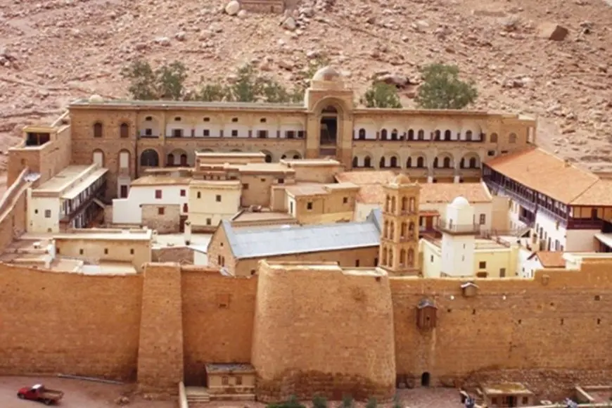 محافظة جنوب سيناء تؤكد عدم وجود خطط لإخلاء دير سانت كاترين