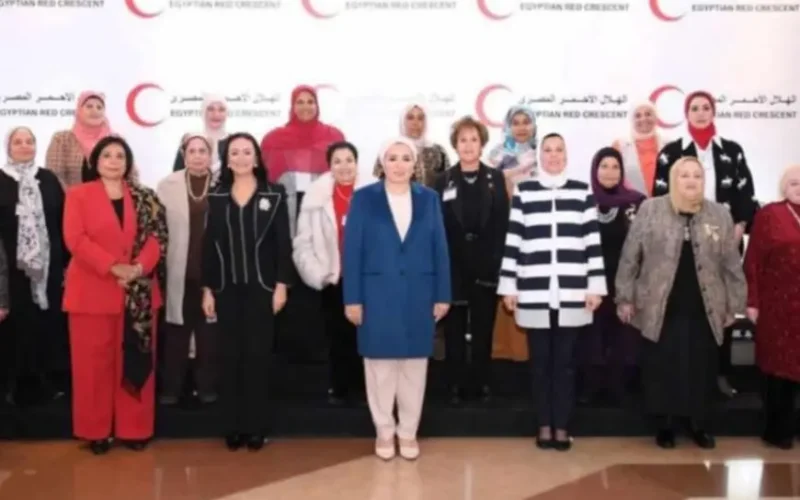 انتصار السيسي: شكر خاص لمتطوعي الهلال الأحمر المصري الذين يثبتون أن القيم الإنسانية هي الأسمى التي تجمعنا
