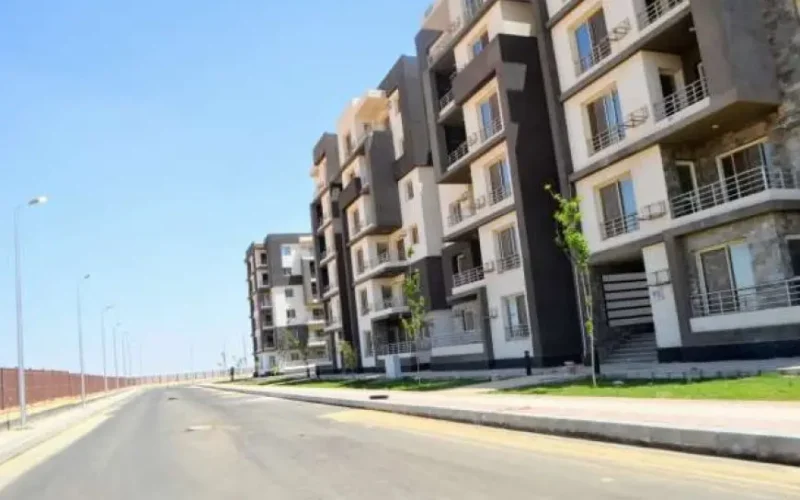 وزير الإسكان يستعرض استعدادات إطلاق مبادرة “بيتك في مصر” للمصريين بالخارج تشمل 5000 وحدة سكنية وفيلات في مدن جديدة