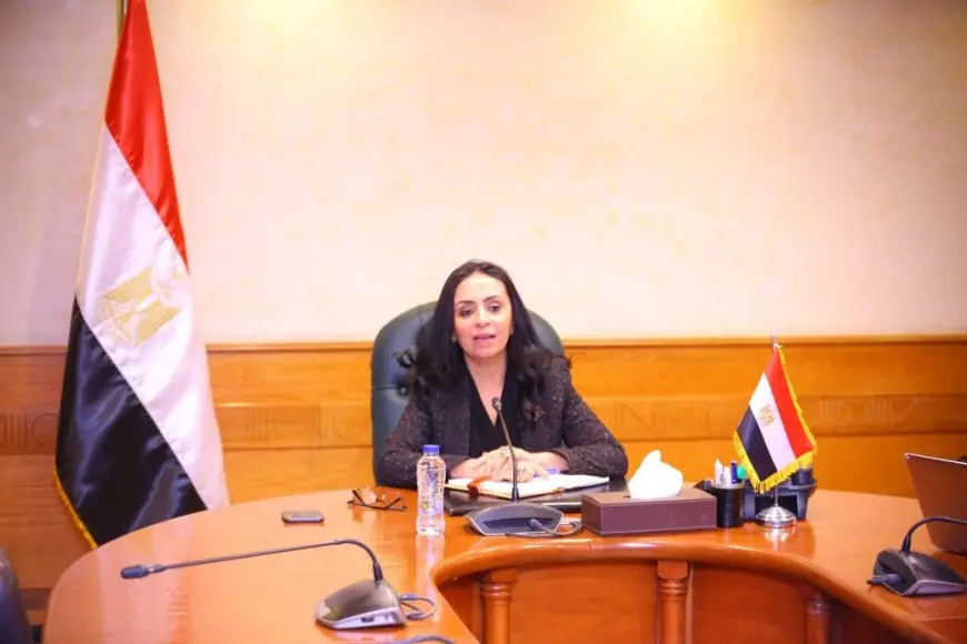 وزير التضامن يثني على عائلة طفل البحيرة ووالدته المميزة