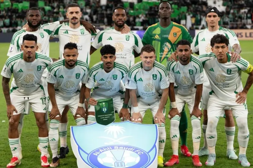 نجوم الأهلي تحت الأضواء.. تتويجهم يجذب اهتمام الإعلام العالمي