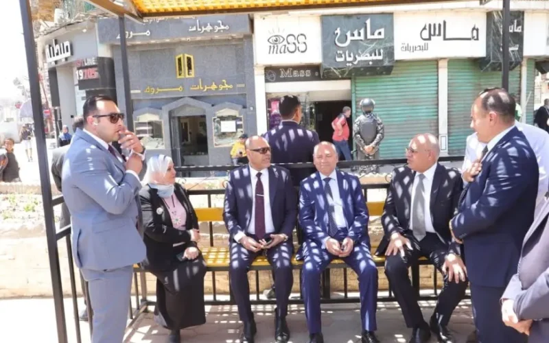زيارة وزير العمل ومحافظ القاهرة لمواقع انتظار عمال التراحيل في باب الشعرية