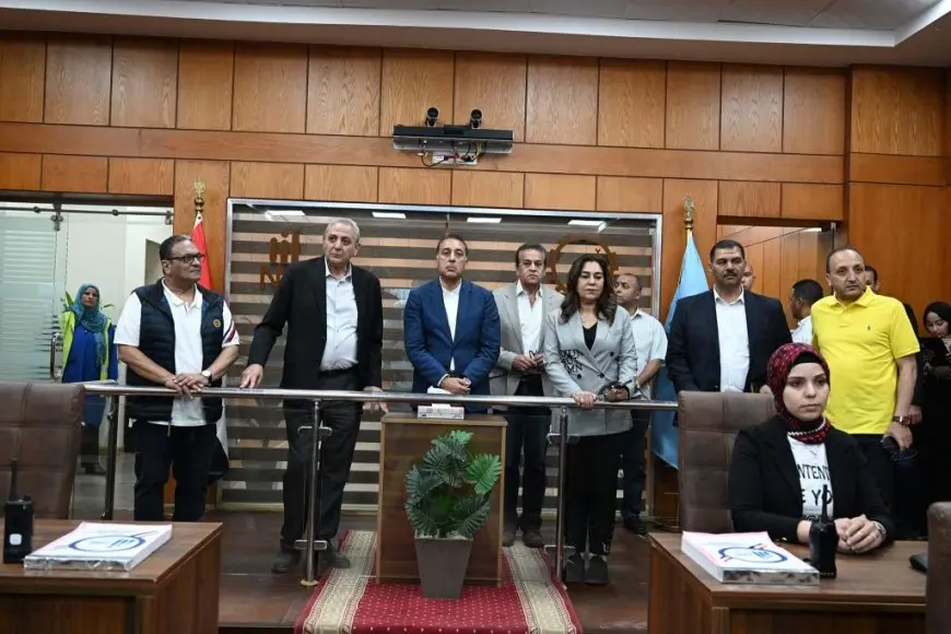 زيارة رئيس الوزراء لمركز السيطرة على الشبكة الوطنية للطوارئ والسلامة في ديوان المحافظة