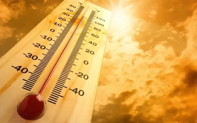 الأرصاد الجوية تحذر من موجة حر شديدة تبلغ ذروتها يوم الأحد وتتجاوز 40 درجة