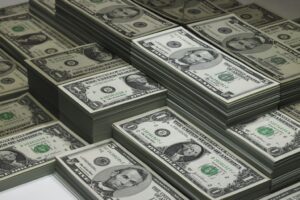 سعر الدولار في السوق السوداء اليوم