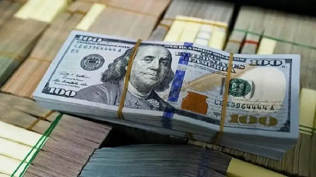 سعر صرف 100 دولار مقابل الدينار العراقي اليوم في السوق السوداء