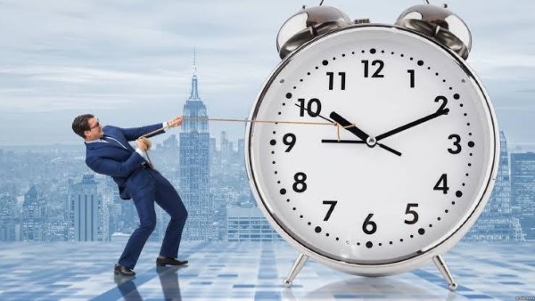 تأجيل الساعة 60 دقيقة: موعد بدء العمل بالتوقيت الشتوي 2025